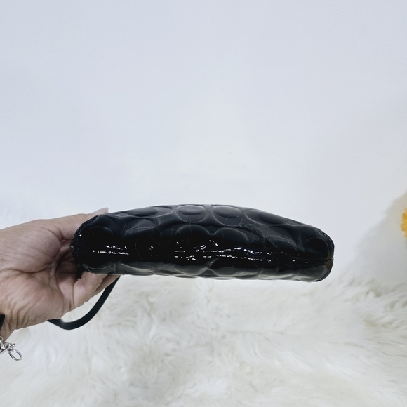 Coach black patent leather wristlet - Picture 8 of 15